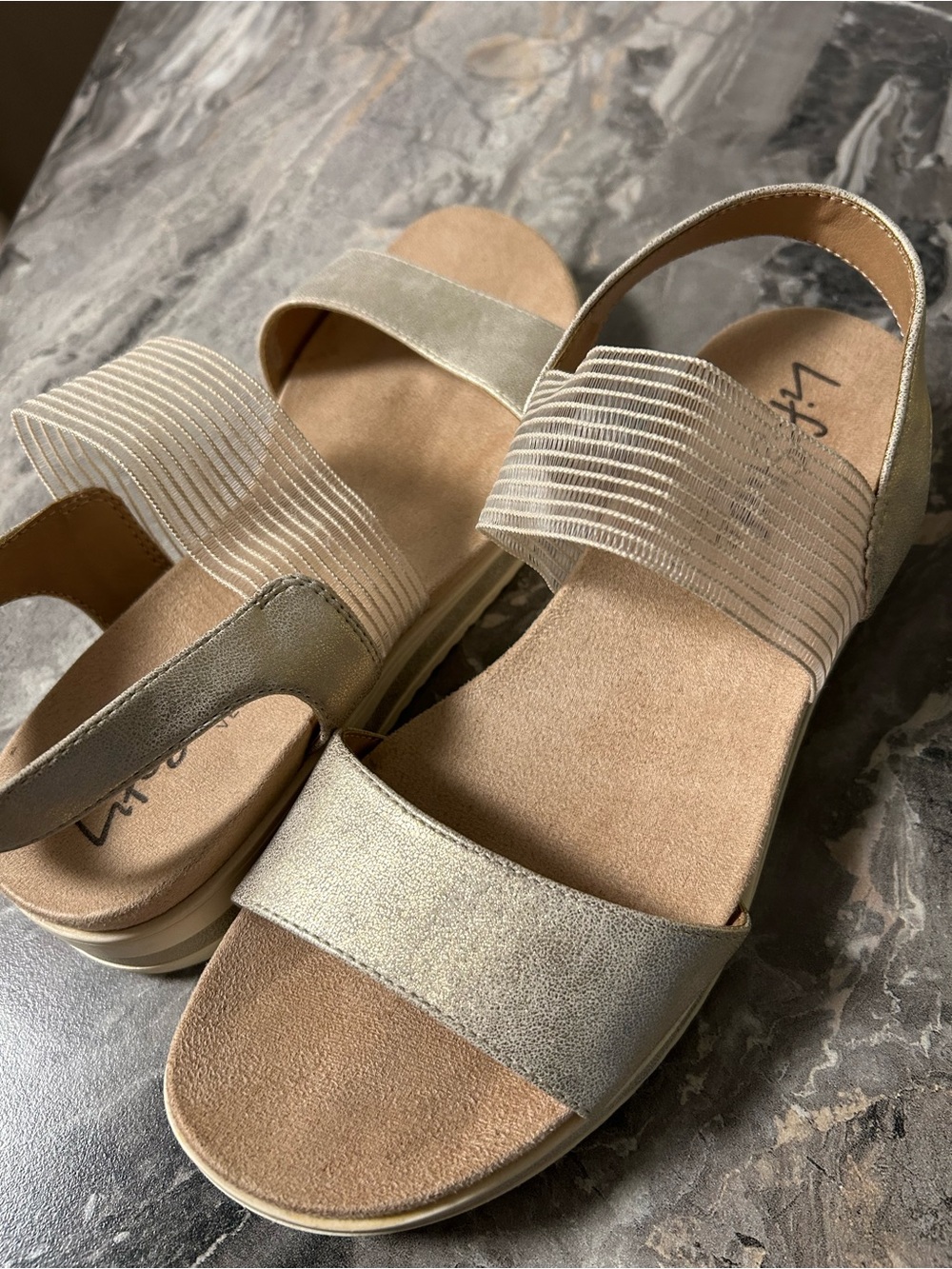 Life Stride Women's Metallic Champagne Slingback Sandals